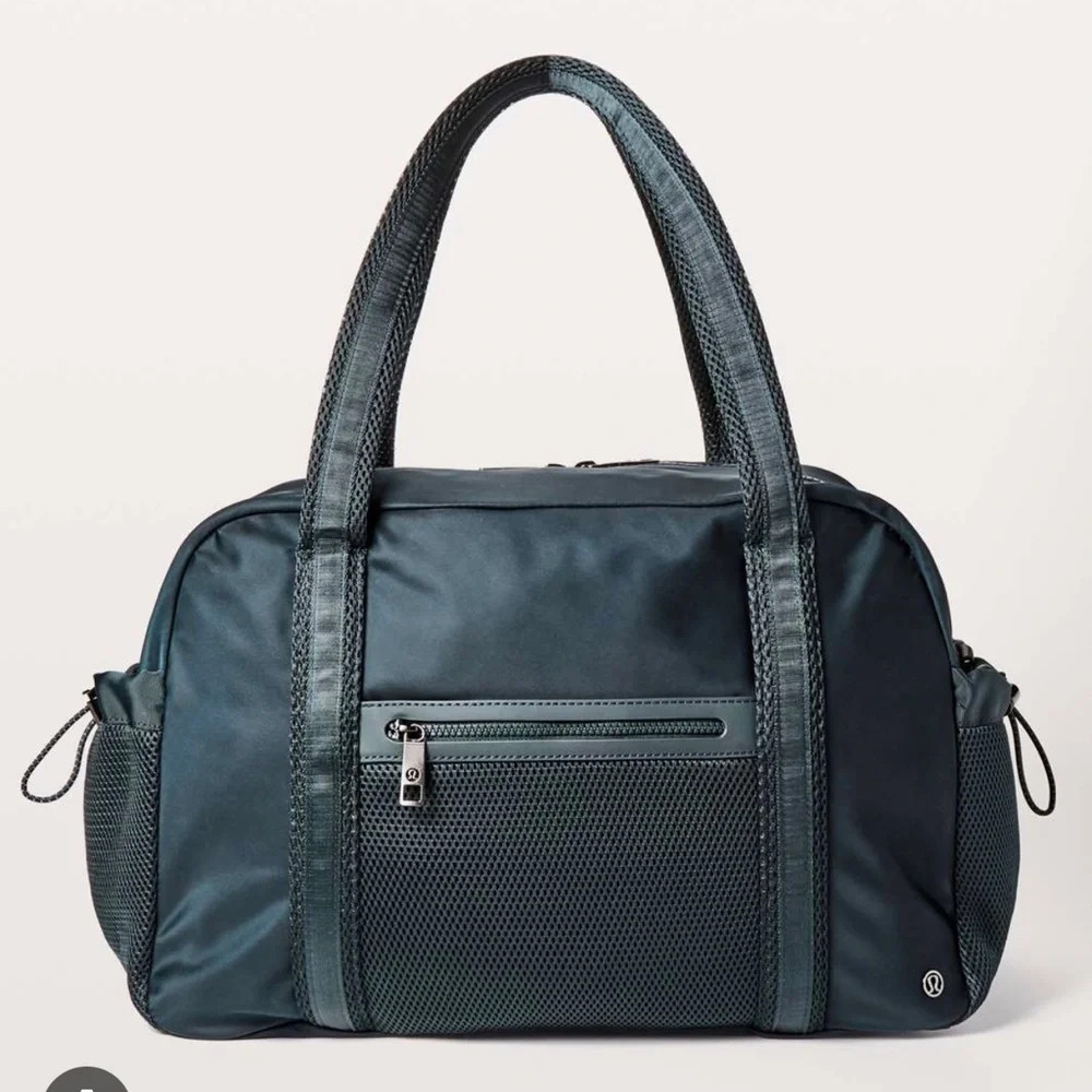 Lululemon Everywhere Duffel *Heatproof Pocket 27L